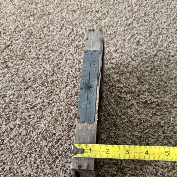 Vintage Wooden Trinket Shelf - Picture 5 of 5